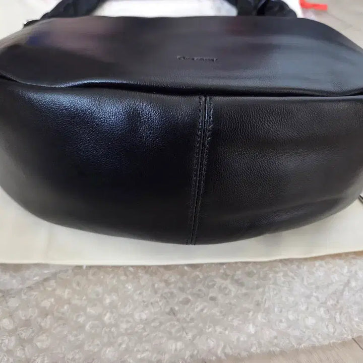 [BUNJANG] Oryany Veca Shoulder Bag Lambskin / 오야니 베카 숄더백 양가죽