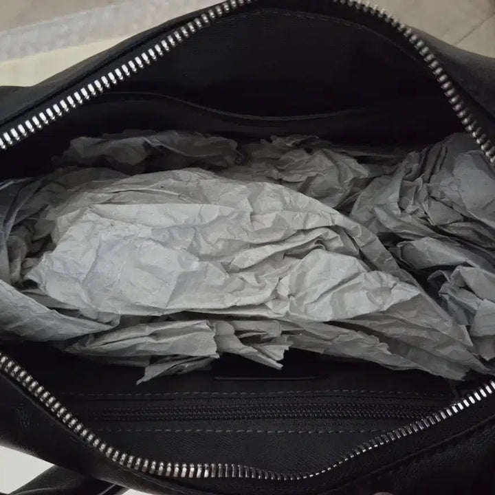 [BUNJANG] Oryany Veca Shoulder Bag Lambskin / 오야니 베카 숄더백 양가죽