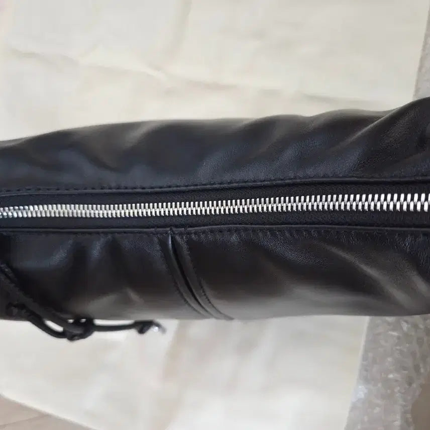 [BUNJANG] Oryany Veca Shoulder Bag Lambskin / 오야니 베카 숄더백 양가죽
