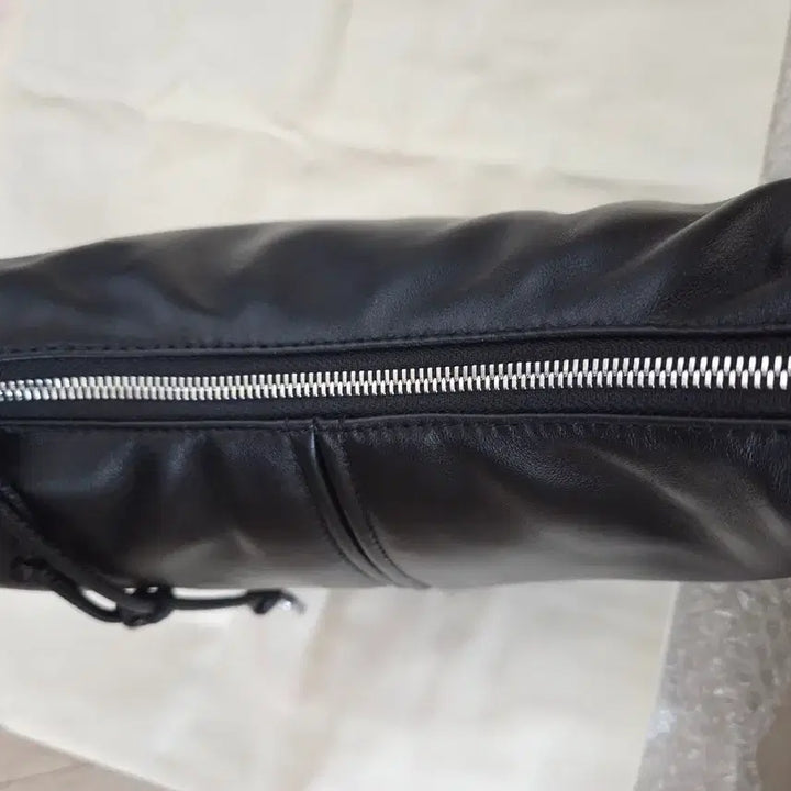 [BUNJANG] Oryany Veca Shoulder Bag Lambskin / 오야니 베카 숄더백 양가죽