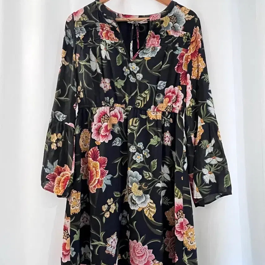 [SOLD OUT] 블랙 플라워 롱 원피스 꽃무늬