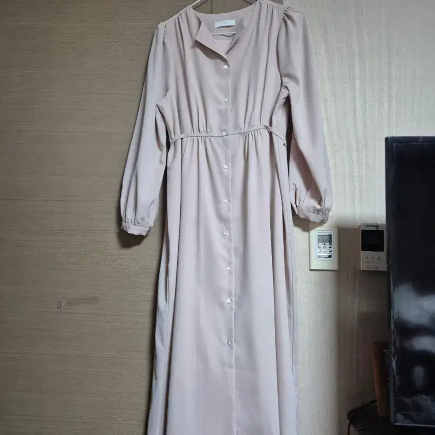 [BUNJANG] Ablly Shirt Dress Pink Beige / 에이블리 롱원피스 셔츠형 핑크베이지