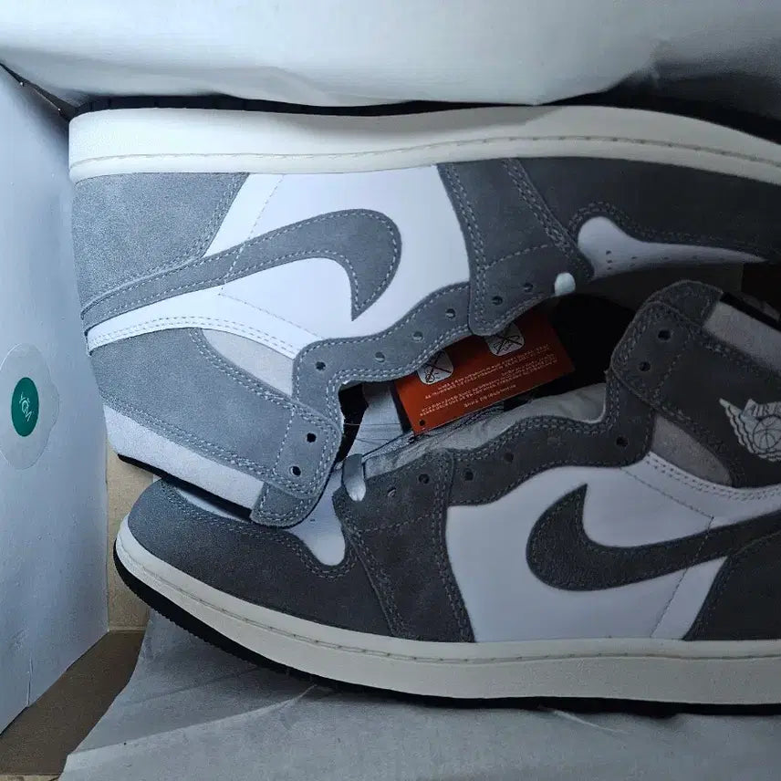 [BUNJANG] Nike Jordan 1 Retro High OG Smoke Grey Sneakers / 조던 1 레트로 하이 OG 스모크 그레이