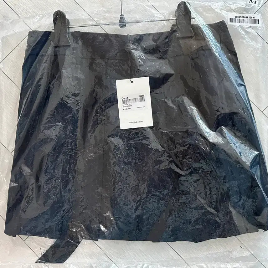 [BUNJANG] Dunst Navy Stripe Mini Skirt M / 던스트 네이비스트라이프 미니스커트 M