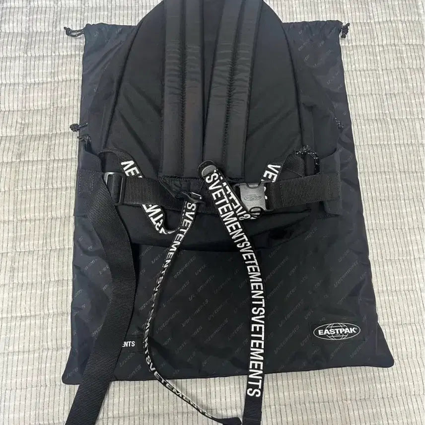 [BUNJANG] VETEMENTS Eastpak Tourist Backpack / [OS] 베트멍 이스트백 투어리스트 백팩