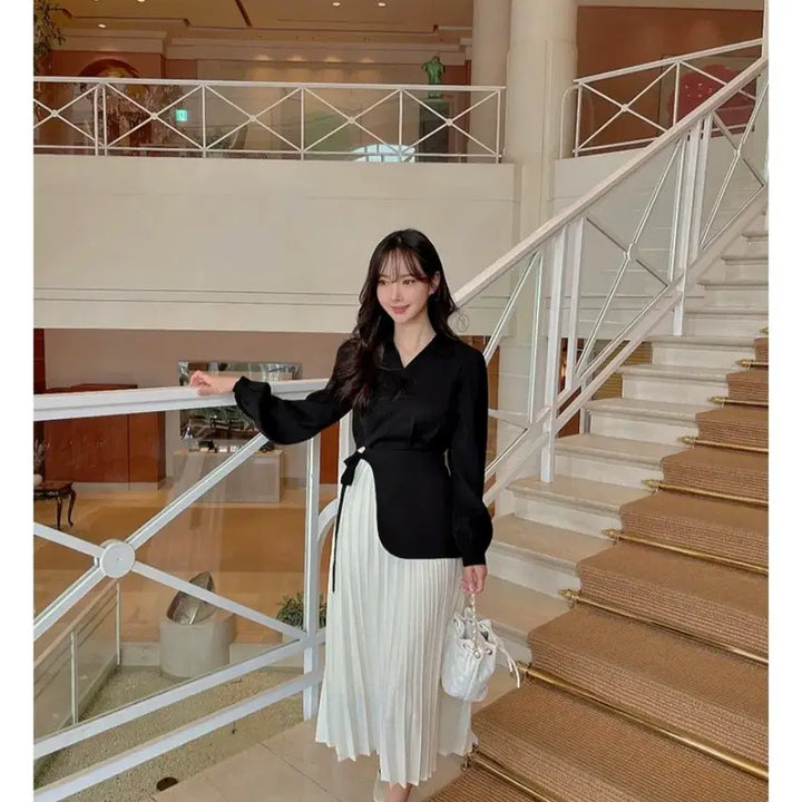 [BUNJANG] Liri &amp; Co. Pleated Asymmetrical Ribbon Dress / 새상품 리리앤코 원피스 하객룩 단정한 상견례룩 플리츠 배색 언발 리본