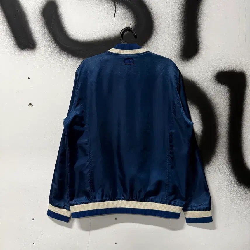 [BUNJANG] MLB New York Yankees Old School Color Block Satin Baseball Varsity Jacket / MLB 뉴욕 양키스 올드스쿨 배색 사틴 베이스볼 바시티 자켓