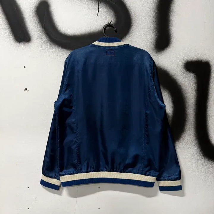 [BUNJANG] MLB New York Yankees Old School Color Block Satin Baseball Varsity Jacket / MLB 뉴욕 양키스 올드스쿨 배색 사틴 베이스볼 바시티 자켓
