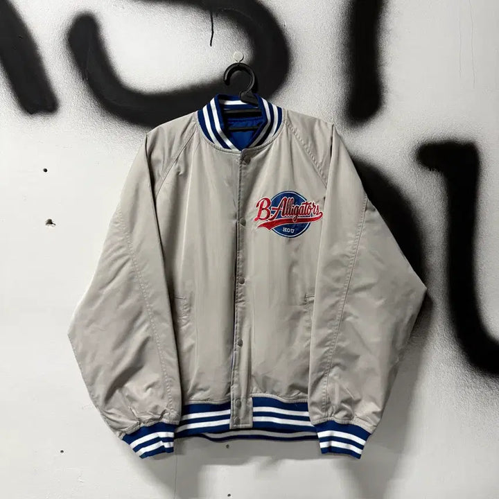 [BUNJANG] Vintage Varsity Jacket Embroidered Patches Reversible Big Size / VTG 빈티지 빅사이즈 리버시블 올드스쿨 자수 패치 바시티 자켓