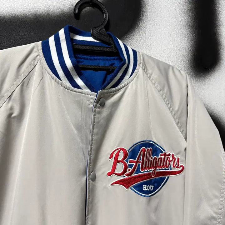 [BUNJANG] Vintage Varsity Jacket Embroidered Patches Reversible Big Size / VTG 빈티지 빅사이즈 리버시블 올드스쿨 자수 패치 바시티 자켓
