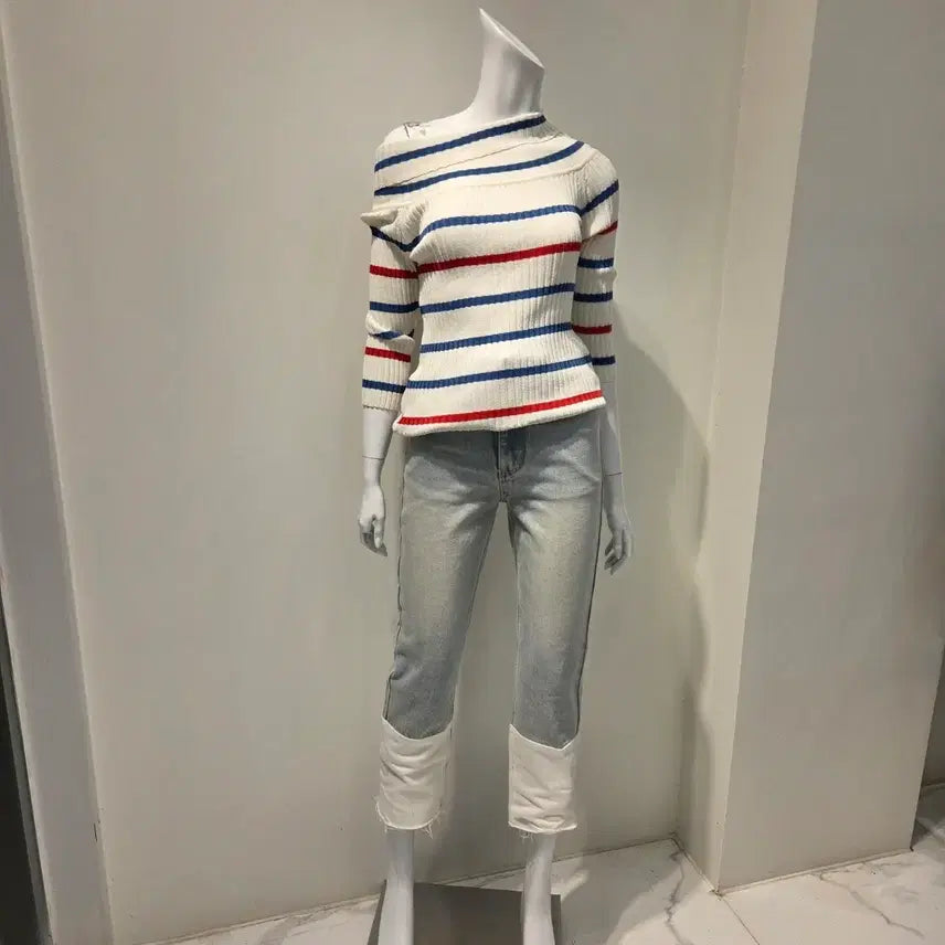 [BUNJANG] Unbalanced Off-Shoulder Knit &amp; White Combo Denim Set / 세트가격 언발 오프숄더 니트&amp;밑단 화이트 콤비 데님 셋업 핏대박(새상품)