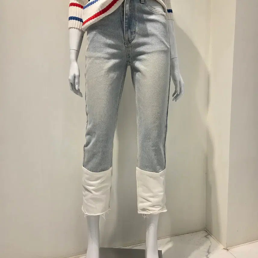 [BUNJANG] Unbalanced Off-Shoulder Knit &amp; White Combo Denim Set / 세트가격 언발 오프숄더 니트&amp;밑단 화이트 콤비 데님 셋업 핏대박(새상품)