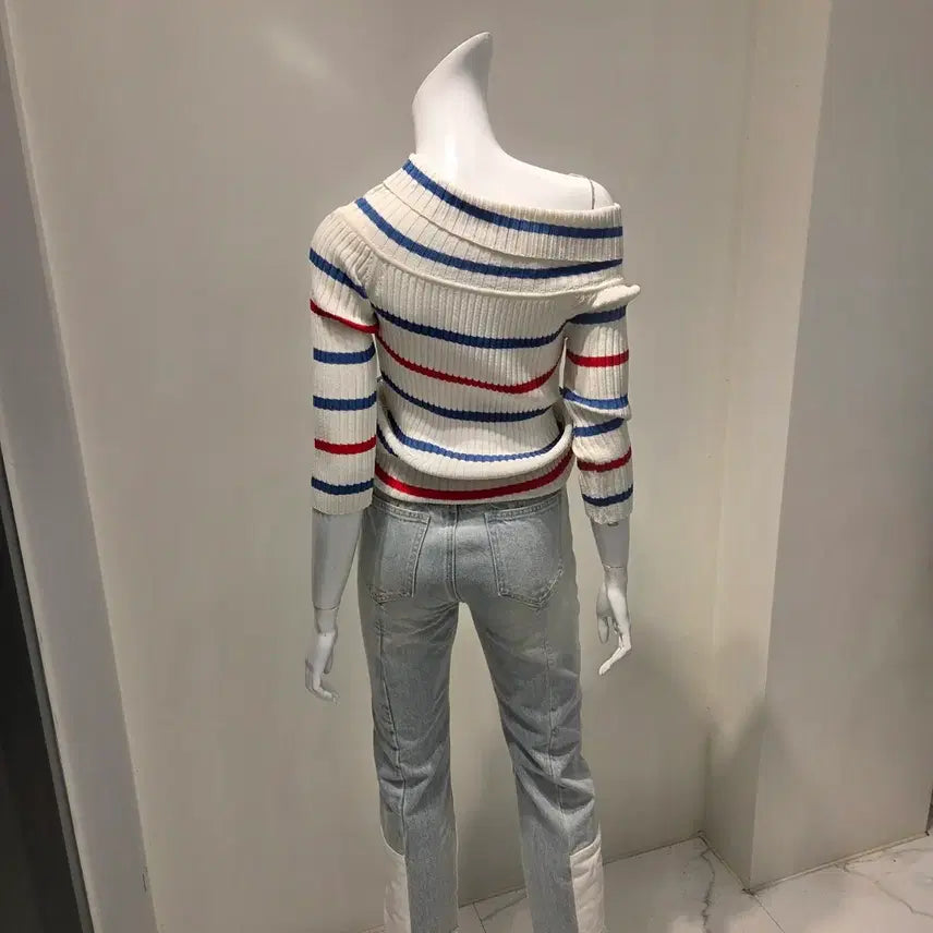 [BUNJANG] Unbalanced Off-Shoulder Knit &amp; White Combo Denim Set / 세트가격 언발 오프숄더 니트&amp;밑단 화이트 콤비 데님 셋업 핏대박(새상품)