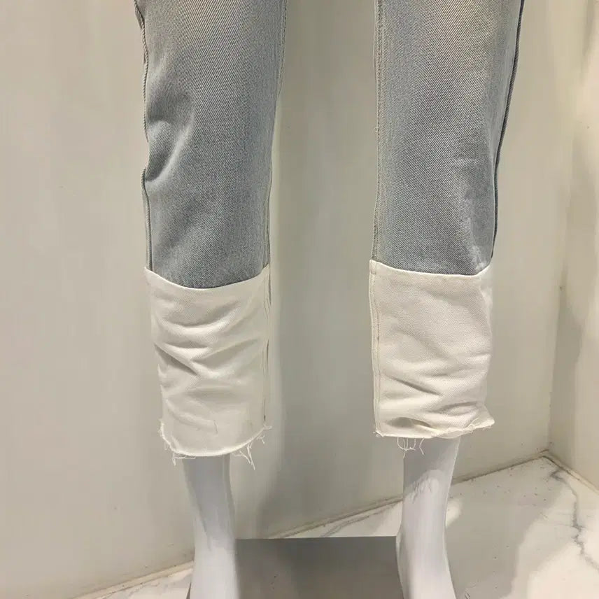 [BUNJANG] Unbalanced Off-Shoulder Knit &amp; White Combo Denim Set / 세트가격 언발 오프숄더 니트&amp;밑단 화이트 콤비 데님 셋업 핏대박(새상품)