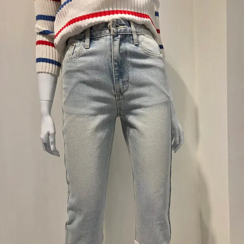 [BUNJANG] Unbalanced Off-Shoulder Knit &amp; White Combo Denim Set / 세트가격 언발 오프숄더 니트&amp;밑단 화이트 콤비 데님 셋업 핏대박(새상품)