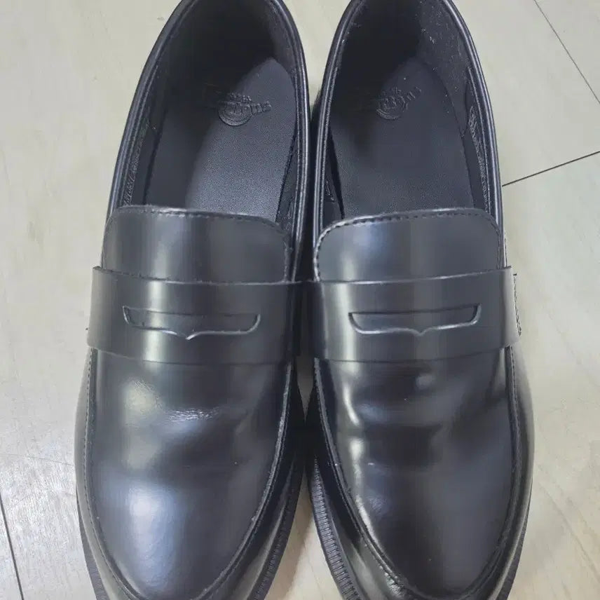 [BUNJANG] Dr. Martens Temara Black Loafers / 닥터마틴 테마라 블랙 270mm (uk8)