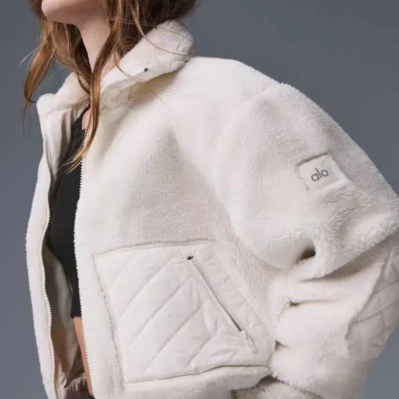 [BUNJANG] 알로 화이트 뽀글이 숏 패딩 점퍼 / 알로 화이트 뽀글이 숏 패딩 점퍼