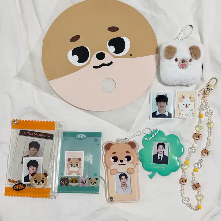 [BUNJANG] Day6 Dowoon Denimals Don ID Card Photocard Holder Beads MD Concert / 데이식스 도운 데니멀즈 돈 증사 아이디 카드 포카 홀더 비즈 엠디 클콘
