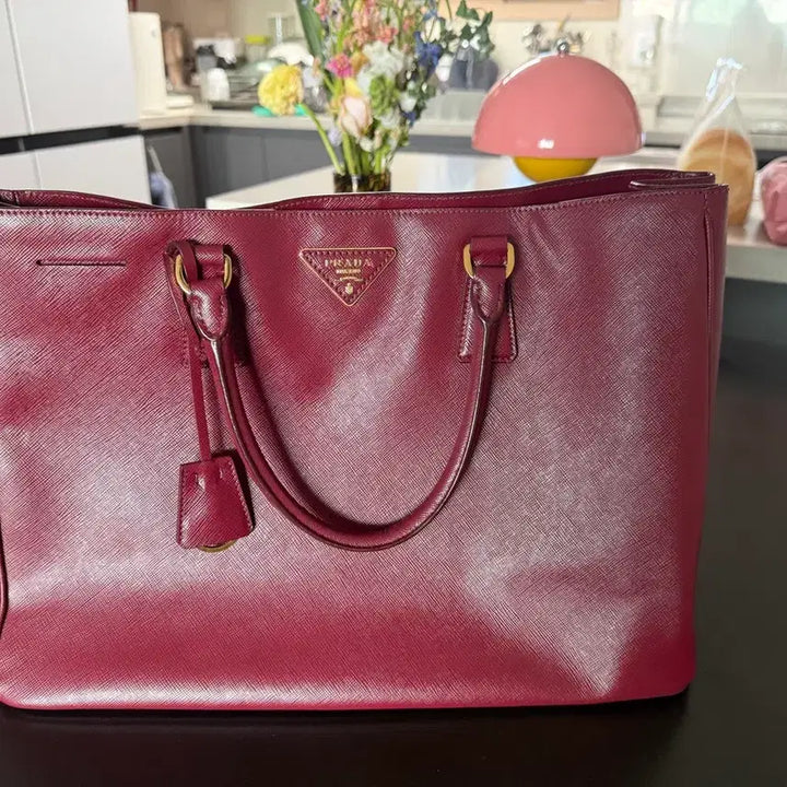 [BUNJANG] Prada Saffiano Leather Tote Bag / 프라다 사피아노 가죽 토트백 버건디 정품