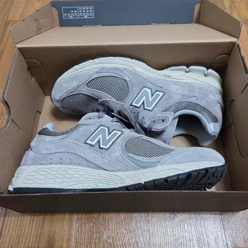 [BUNJANG] New Balance 2002R Grey Shoes (280mm) / 뉴발란스 2002R 그레이 새상품(280)