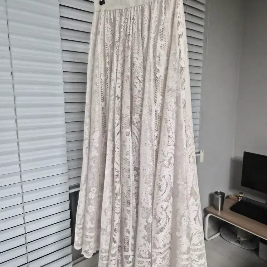 [BUNJANG] Ivory Lace Long Skirt / 택채새제품,5만원후반대) 아이보리 고급레이스 롱스커트 S
