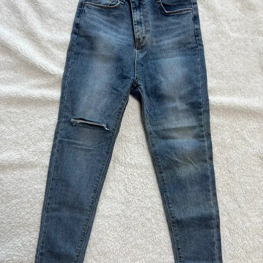 [BUNJANG] ModiFit Real Fit Cutting High Waist Hip Fit Jeans / 모디핏 리얼착붙 완벽핏 컷팅 하이웨스트 골반핏