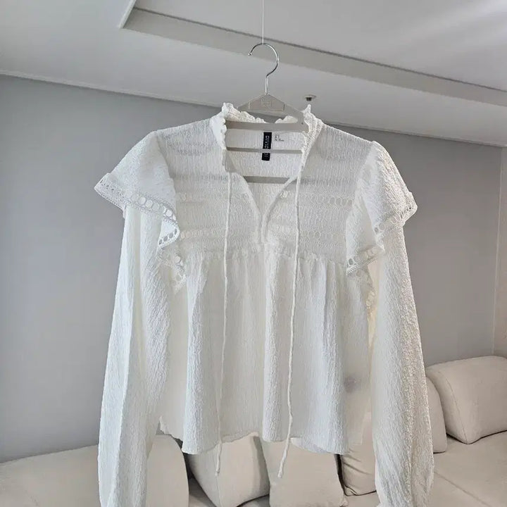 [BUNJANG] White Lace Blouse / 화이트 레이스 블라우스