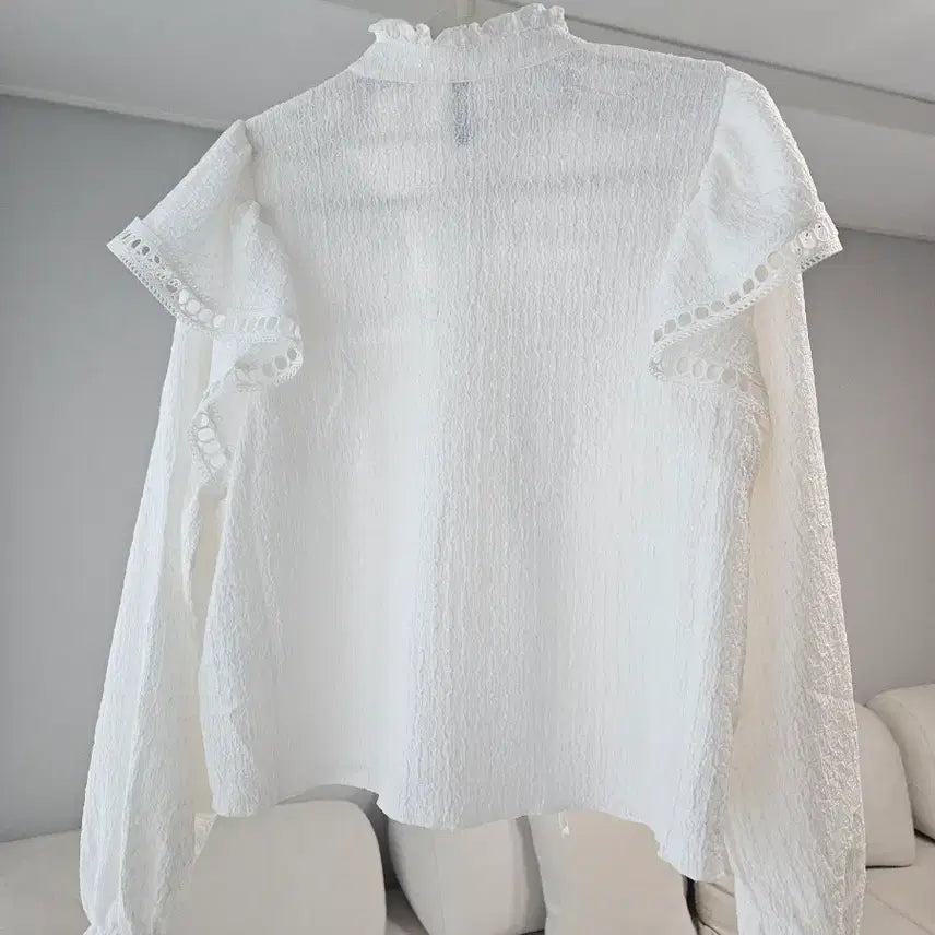 [BUNJANG] White Lace Blouse / 화이트 레이스 블라우스