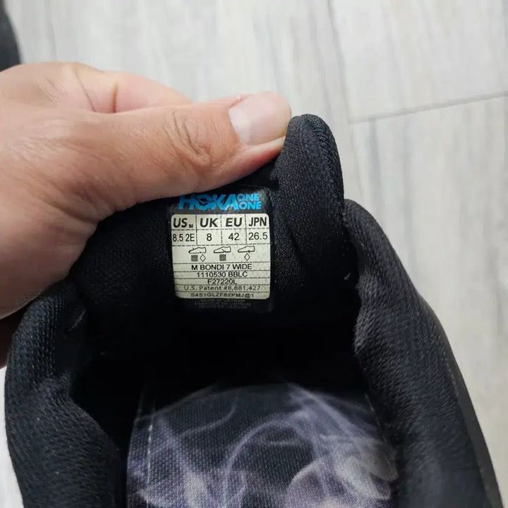 [BUNJANG] Hoka One One Bondi 7 Wide Black Sneakers / 호카오네오네 본디7 와이드 올블랙 운동화 265