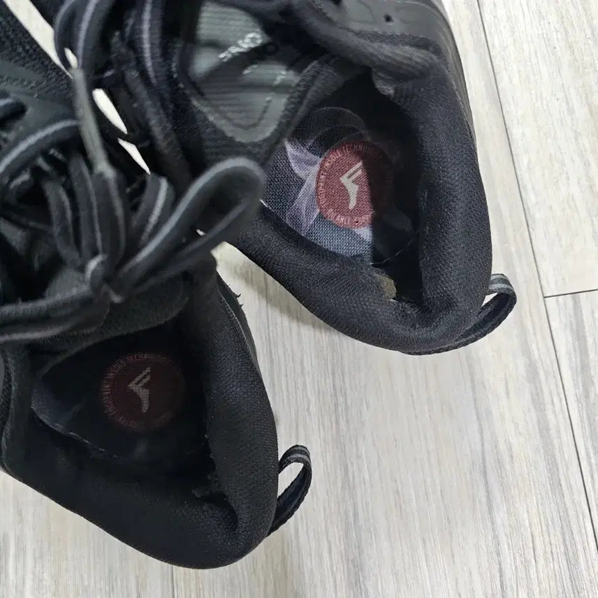 [BUNJANG] Hoka One One Bondi 7 Wide Black Sneakers / 호카오네오네 본디7 와이드 올블랙 운동화 265