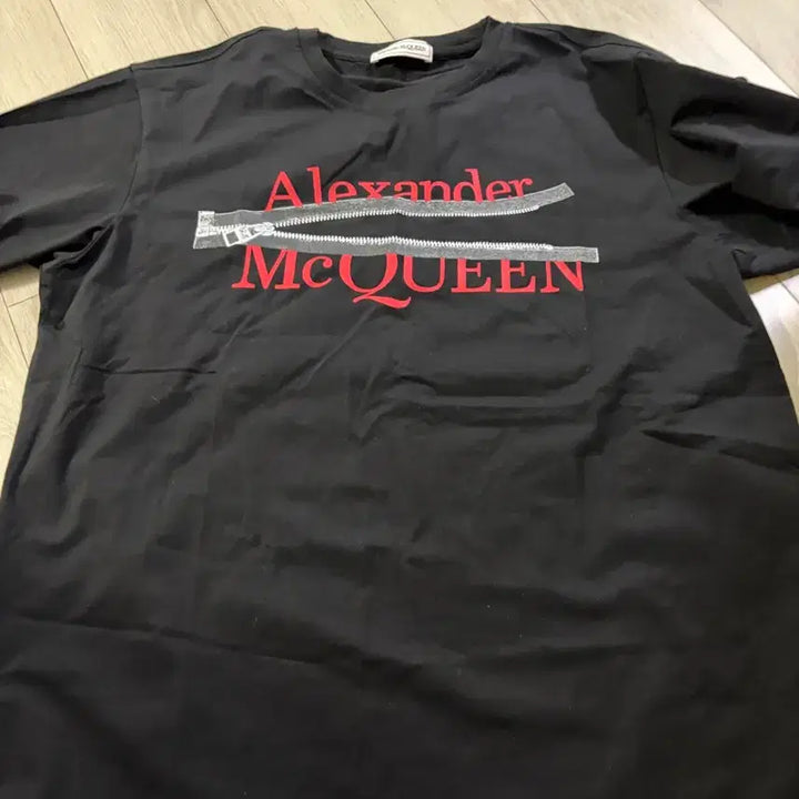 [BUNJANG] Alexander McQueen Black Zipper Short Sleeve T-Shirt / 알렉산더 맥퀸 블랙 지퍼 반팔 티셔츠