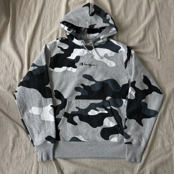 [BUNJANG] Champion Reverse Weave Camo Embroidered Hoodie L / 챔피온 리버스위브 카모 자수 후드 L