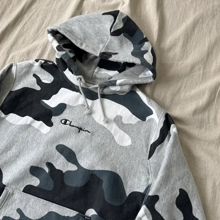 [BUNJANG] Champion Reverse Weave Camo Embroidered Hoodie L / 챔피온 리버스위브 카모 자수 후드 L