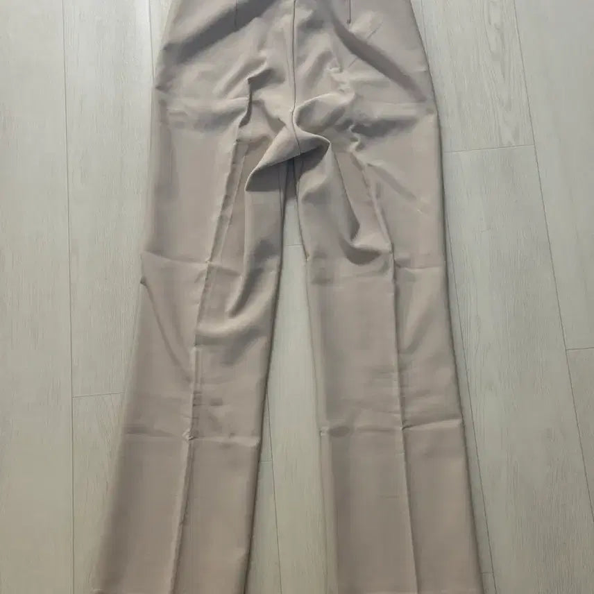 [BUNJANG] Ivory Bootcut Slacks / 아이보리 부츠컷 슬랙스