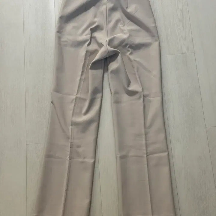 [BUNJANG] Ivory Bootcut Slacks / 아이보리 부츠컷 슬랙스