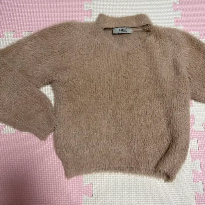 [BUNJANG] V-Neck Slit Angora Knit / 브이넥 트임 앙고라 니트