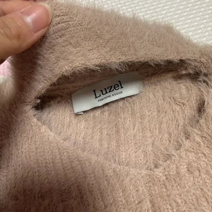 [BUNJANG] V-Neck Slit Angora Knit / 브이넥 트임 앙고라 니트