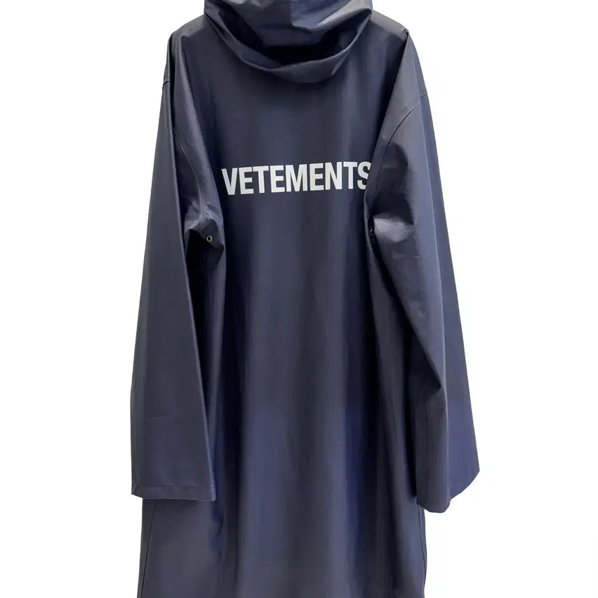 [BUNJANG] VETEMENTS Navy PVC Raincoat / 베트멍 네이비 레인코트