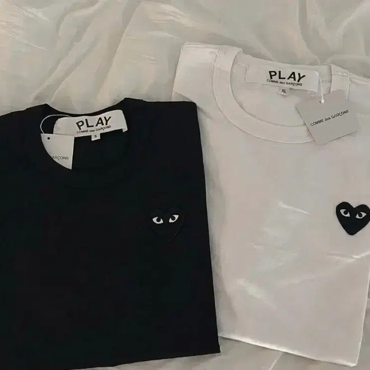 [BUNJANG] Comme des Garçons Blackheart Patch Short Sleeve T-Shirt / 무료배송/정품) 꼼데 가르송 반팔 , 블랙 화이트