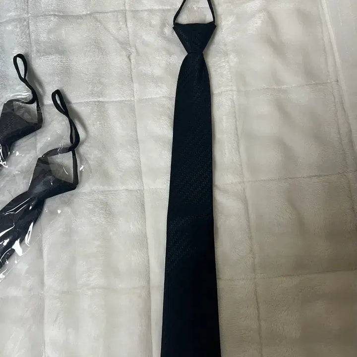 [BUNJANG] Set of 3 Zipper Neckties (Herringbone/Geometric Pattern, Black) / 고리형 자동 넥타이 3개 (새상품) 일괄 (무늬 있는 블랙톤)