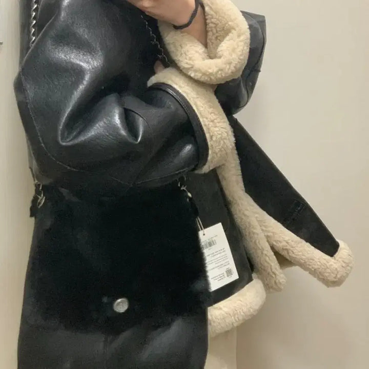 [BUNJANG] Minitmute Pebble Bag - Black Handbag / 미닛뮤트 페블백