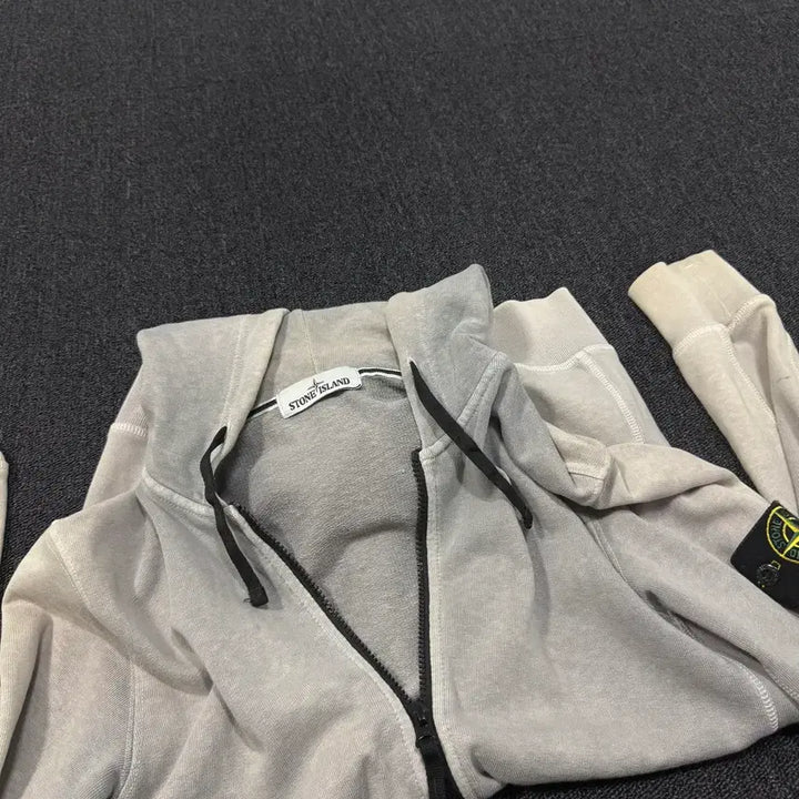 [BUNJANG] Stone Island Hooded Zip-Up / 스톤아일랜드 후드 집업