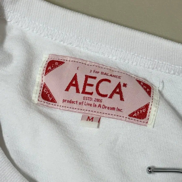 [BUNJANG] Aeka Short Sleeve T-shirt M / 에이카 반팔티 M