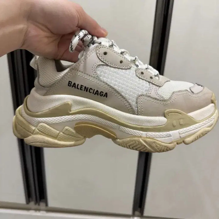 [SOLD OUT] 발렌시아가 트리플S 37