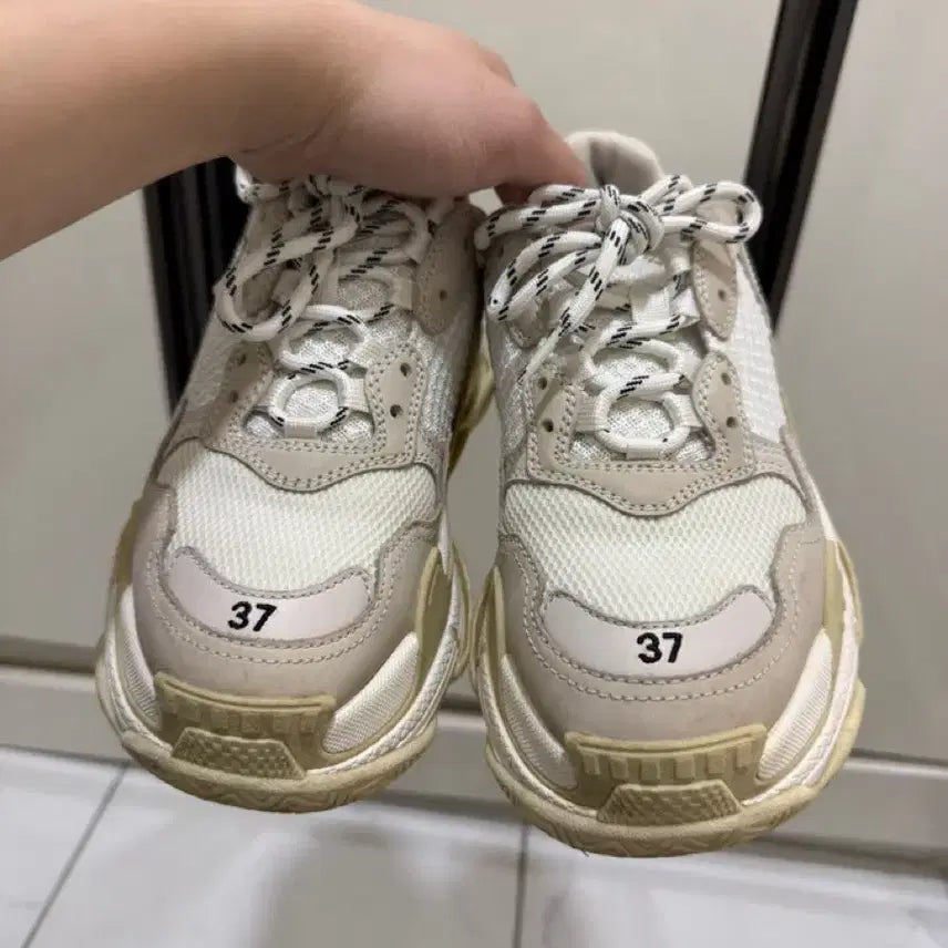 [SOLD OUT] 발렌시아가 트리플S 37