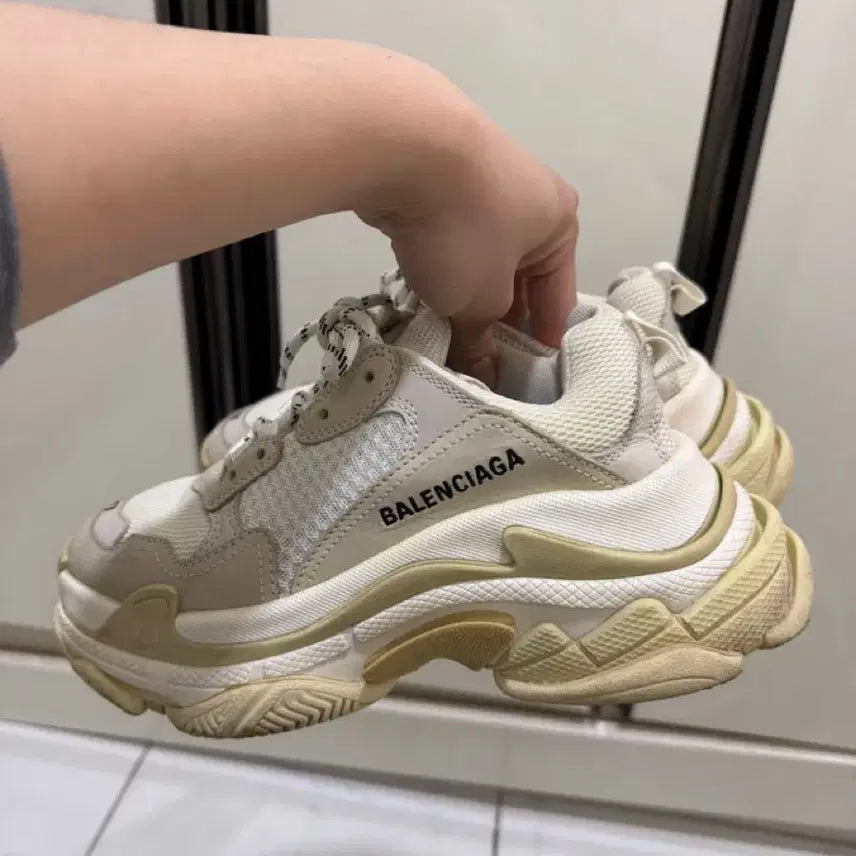 [SOLD OUT] 발렌시아가 트리플S 37