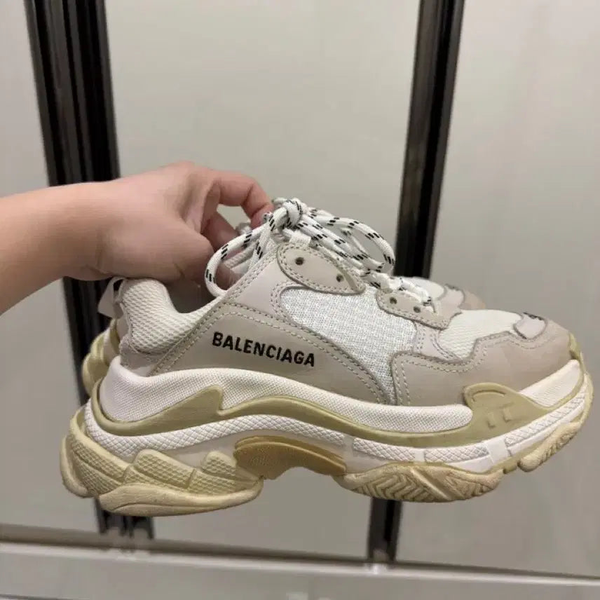 [SOLD OUT] 발렌시아가 트리플S 37
