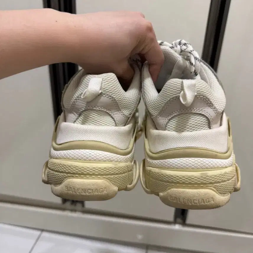 [SOLD OUT] 발렌시아가 트리플S 37