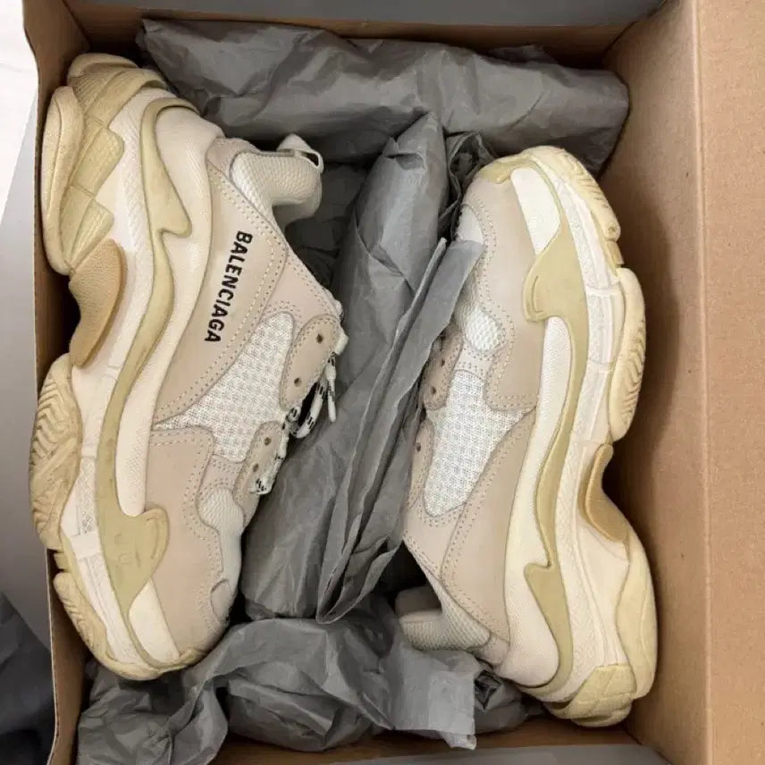 [SOLD OUT] 발렌시아가 트리플S 37