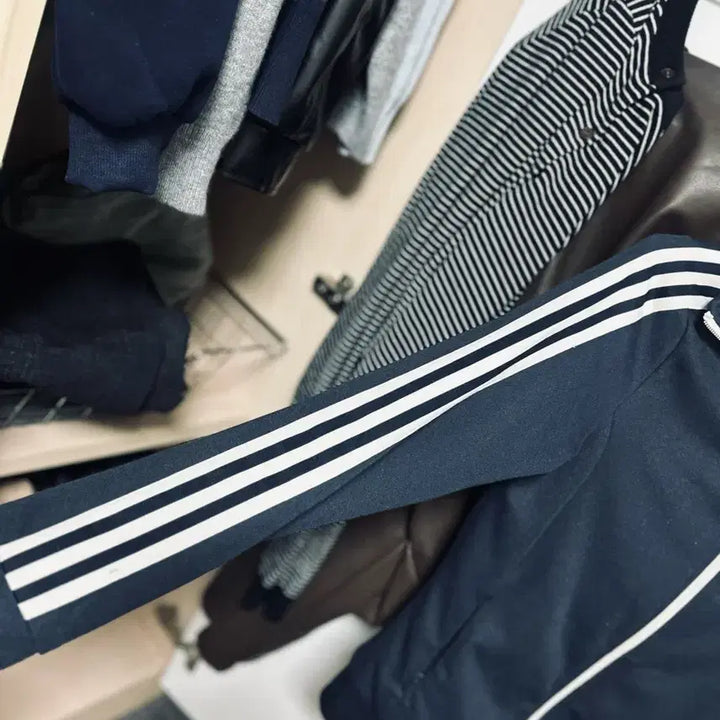 [BUNJANG] Adidas Navy Track Jacket with White Stripes / 아디다스 저지